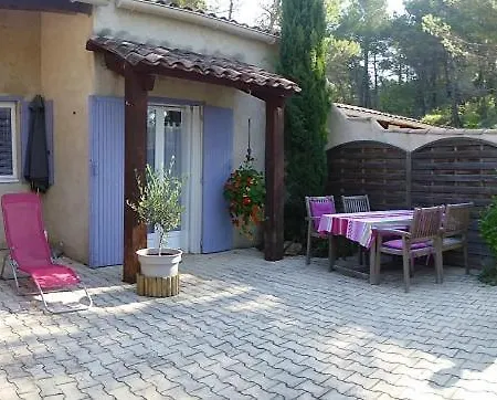 Gite Duplex Dans Le Luberon Au Milieu Des Vignes Et Des Pins Сasa de vacaciones Pierrevert