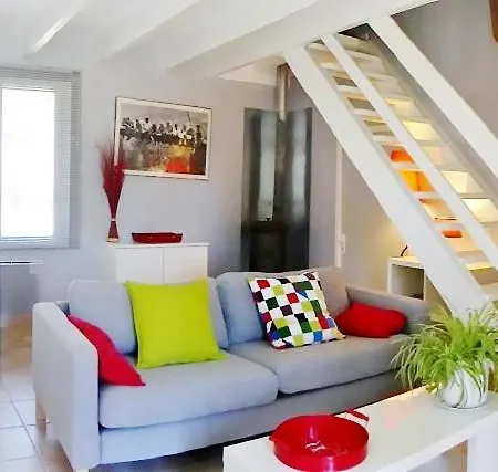 Сasa de vacaciones Gite Duplex Dans Le Luberon Au Milieu Des Vignes Et Des Pins Pierrevert
