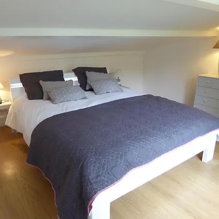 Gite Duplex Dans Le Luberon Au Milieu Des Vignes Et Des Pins *
